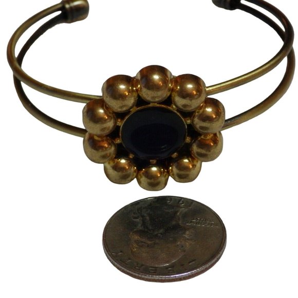 Vintage Button Bracelet Handcrafted Gold Back CAbochon 6 to 8 inch - Picture 3 of 3